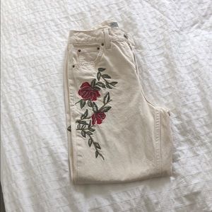 Rose embroidered white jeans
